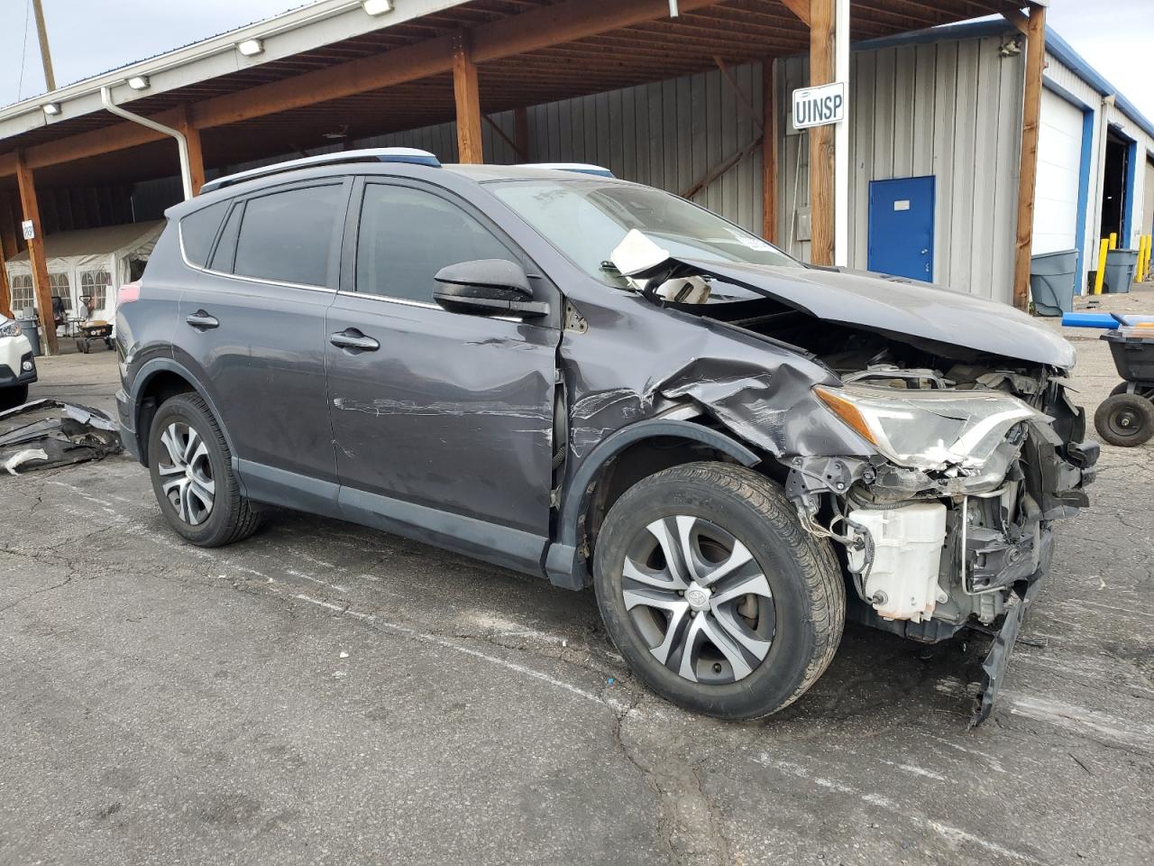 Toyota RAV4 Le Image 5