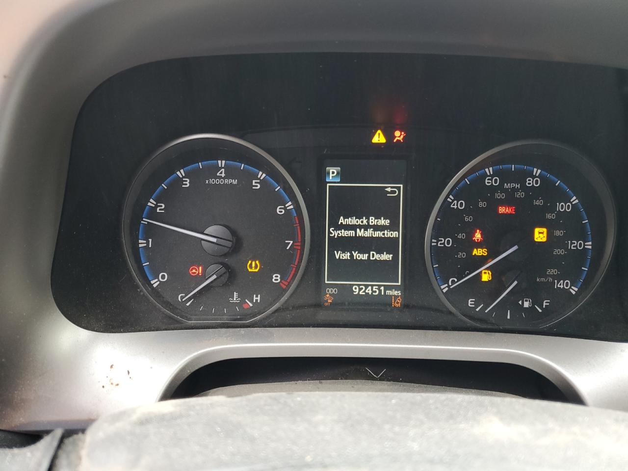 Toyota RAV4 Le Image 9