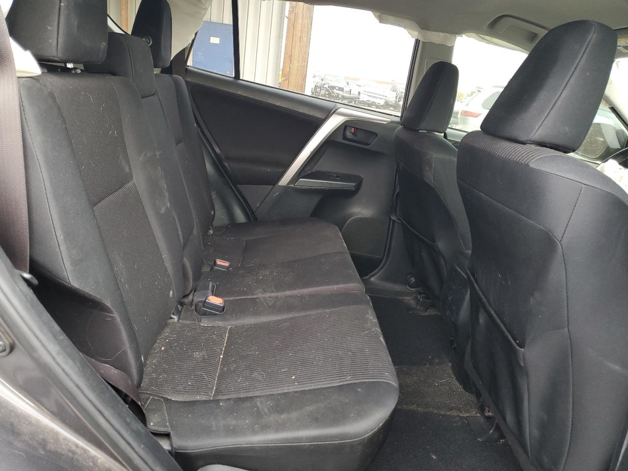 Toyota RAV4 Le Image 7