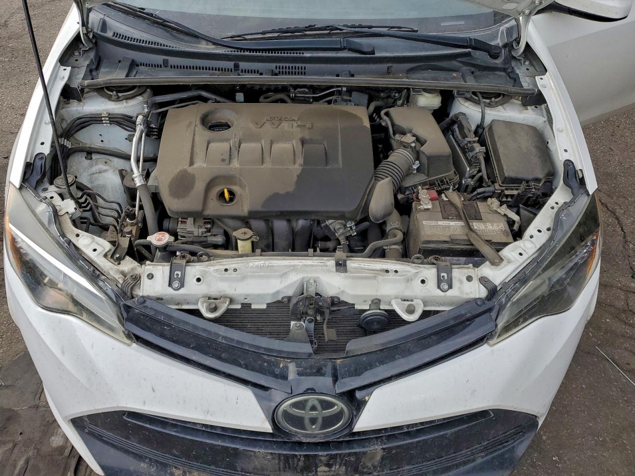 Toyota Corolla L Image 6