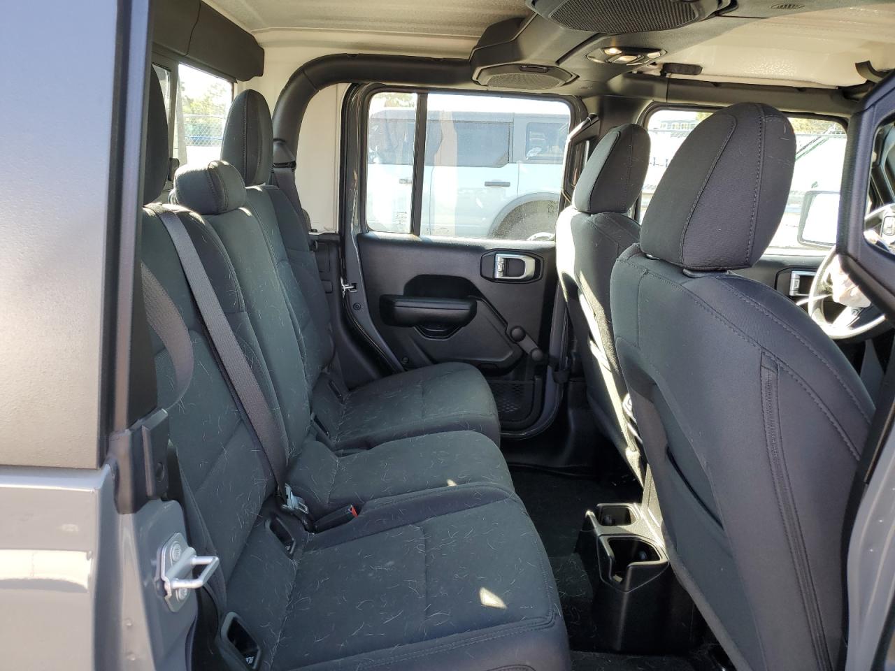 Jeep Gladiator Sport Image 11