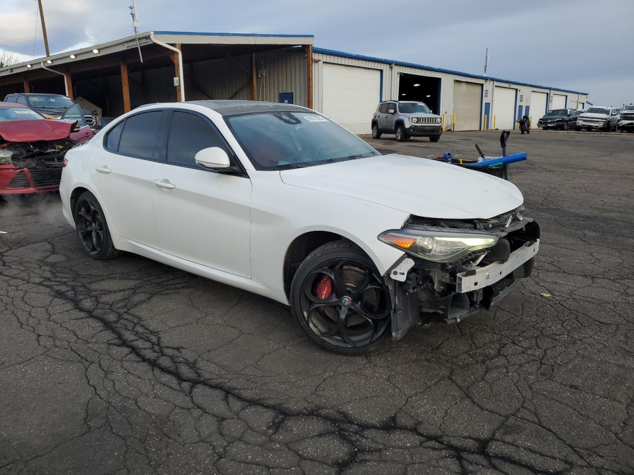 Alfa Romeo Giulia Ti Q4 Image 12