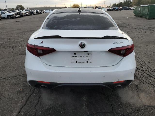 Alfa Romeo Giulia Ti Q4 Image 4