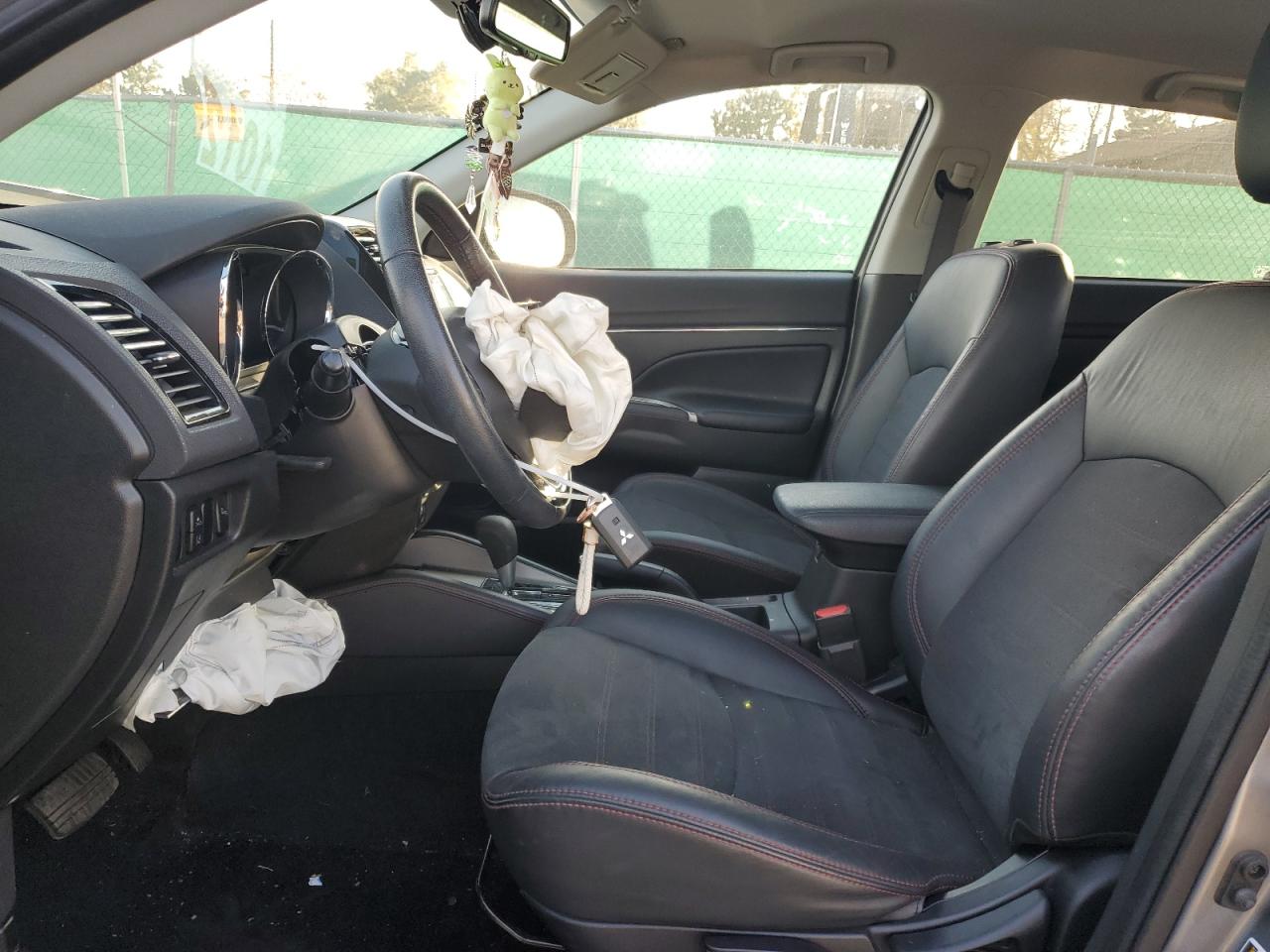 Mitsubishi Outlander S/se Image 3