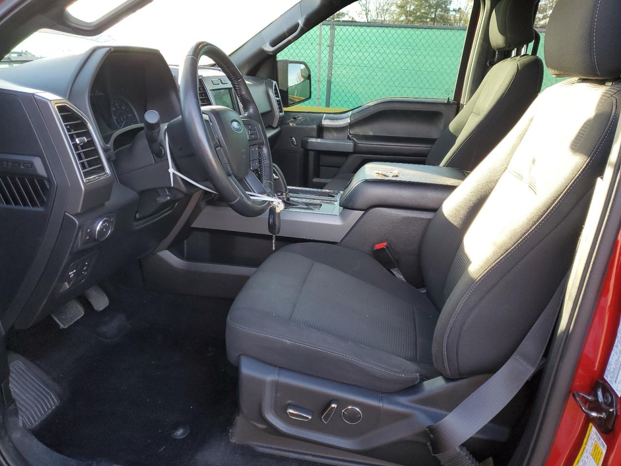 Ford F-150 Supercrew Image 8