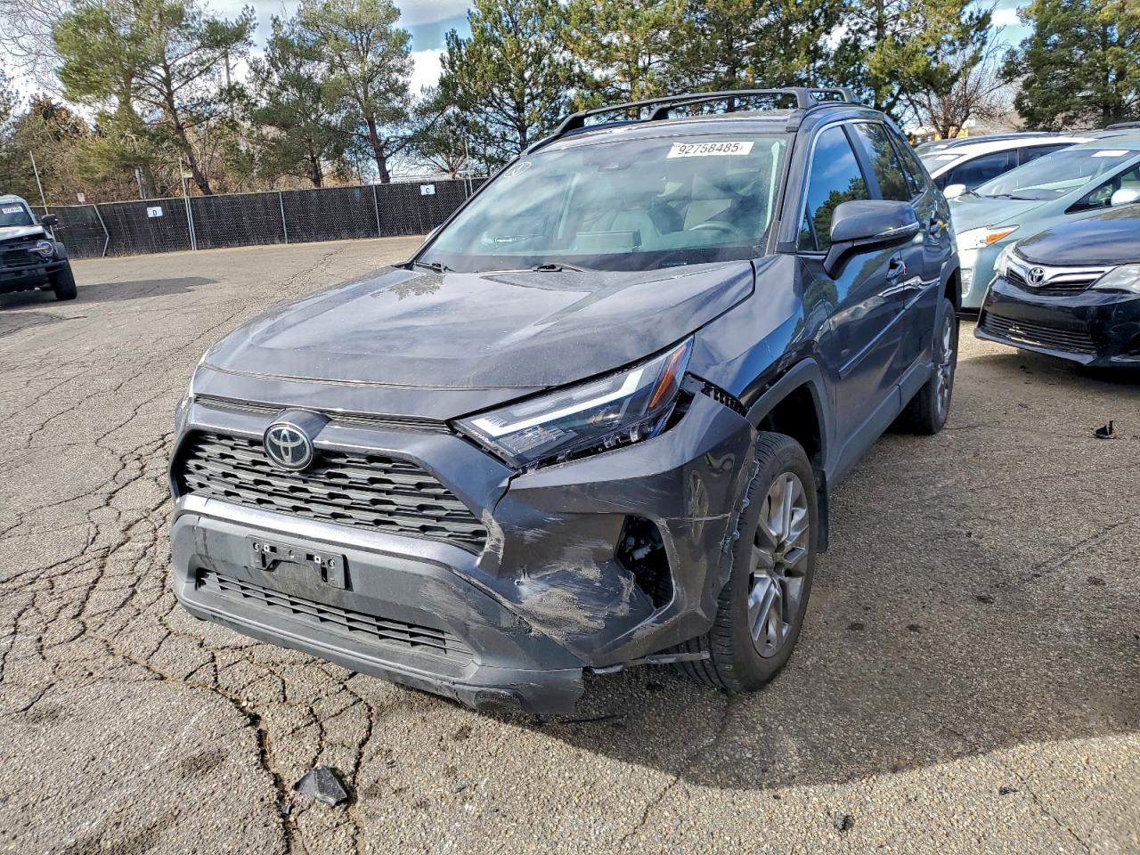 Toyota RAV4 Xle Premium Image 1