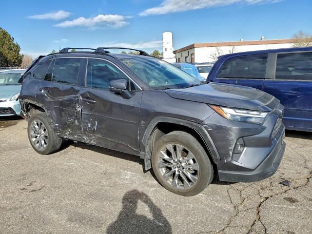 Toyota RAV4 Xle Premium Image 4