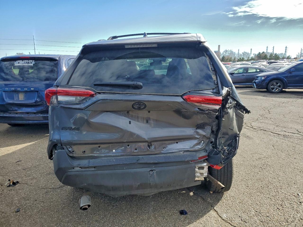 Toyota RAV4 Xle Premium Image 11