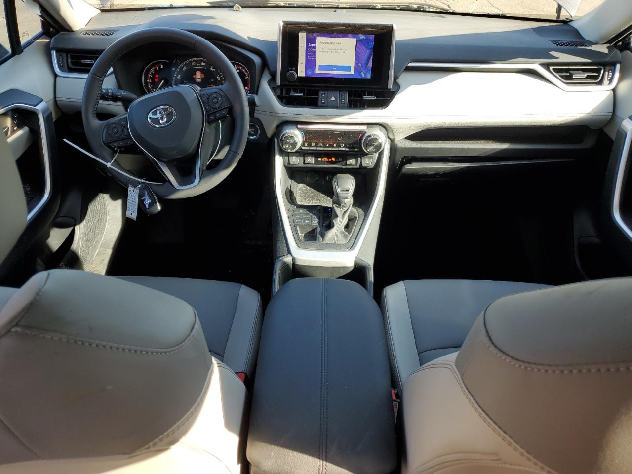 Toyota RAV4 Xle Premium Image 7