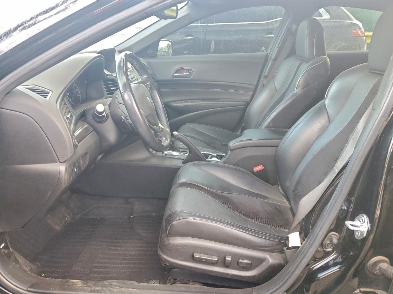 Acura ILX Premium A-spec Image 13