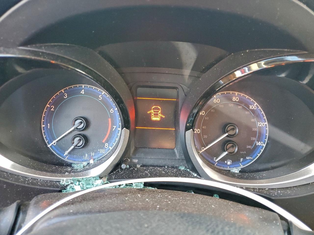 Toyota Corolla L Image 6