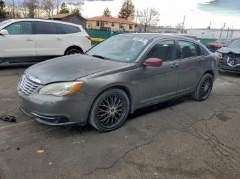  Salvage Chrysler 200