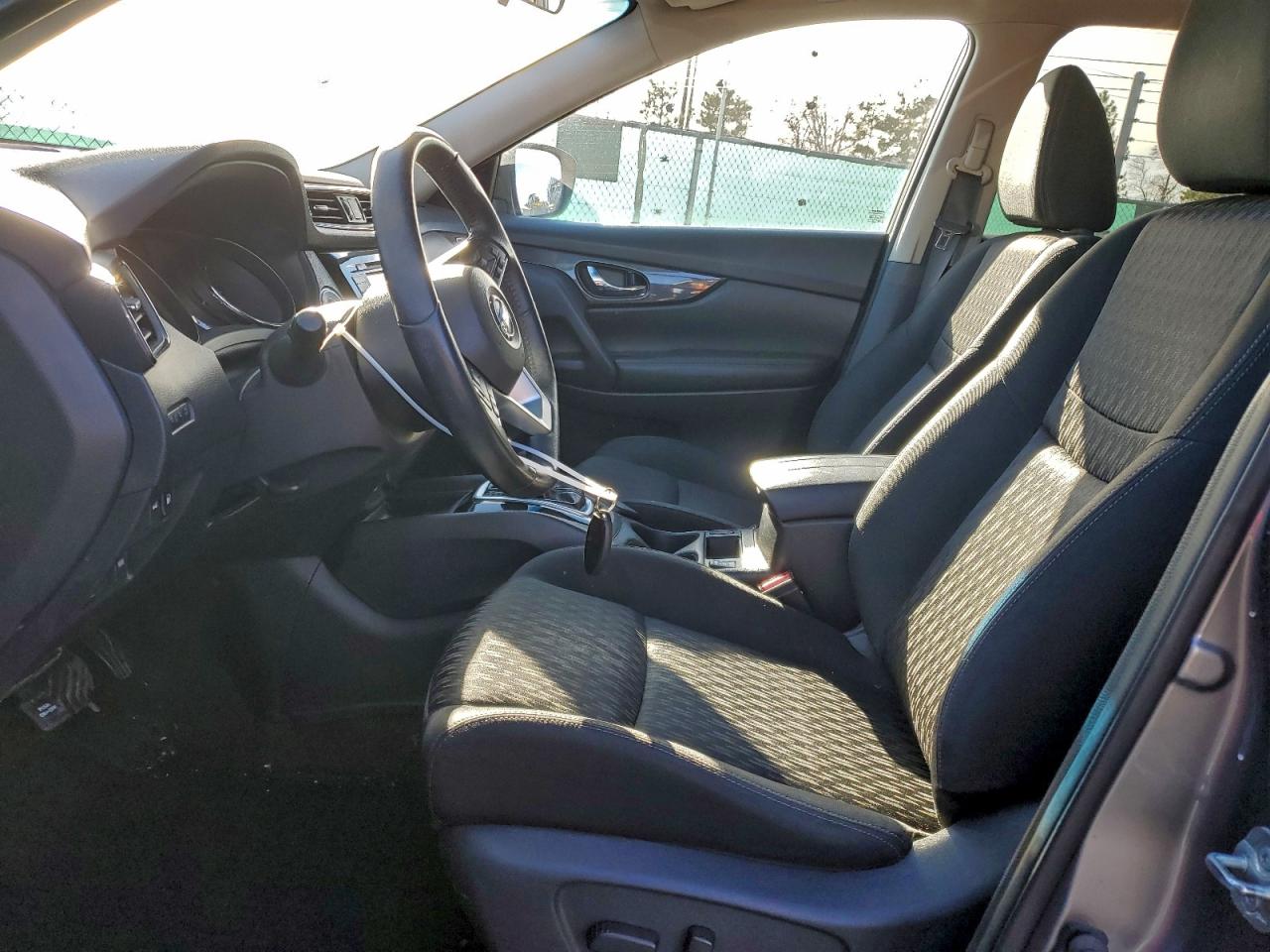 Nissan Rogue S Image 2