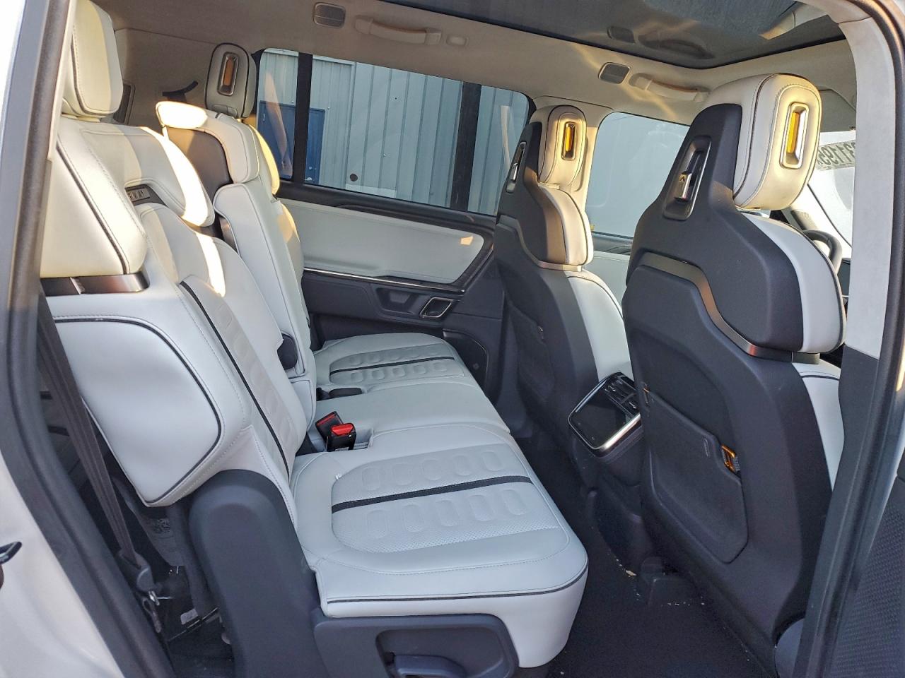 Rivian Ris Launch Edition Image 9