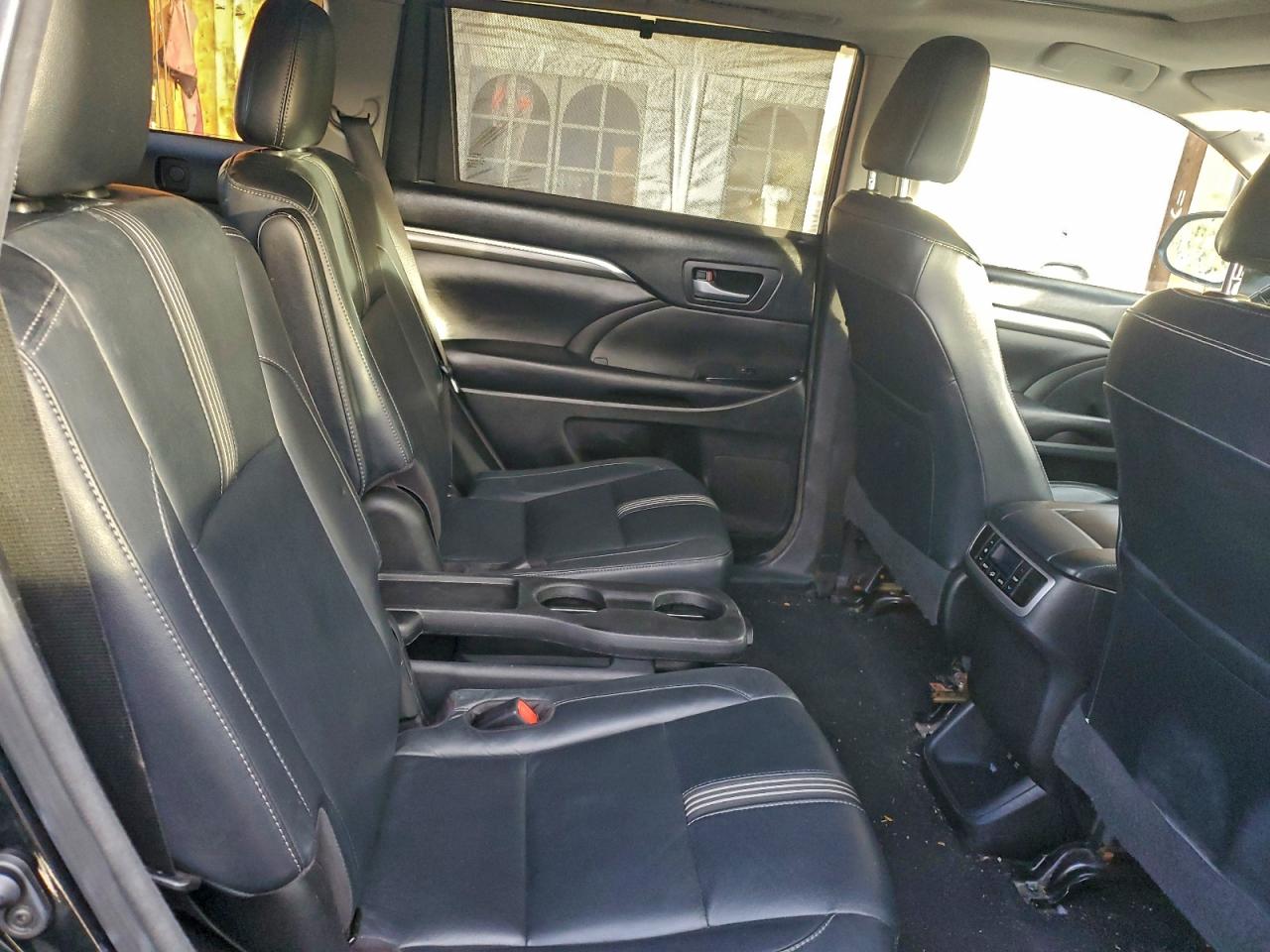 Toyota Highlander Se Image 11