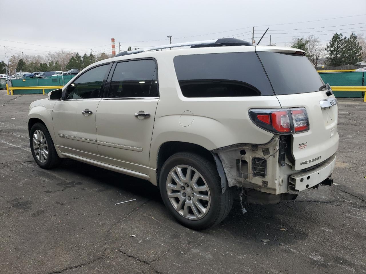 GMC Acadia Denali Image 3