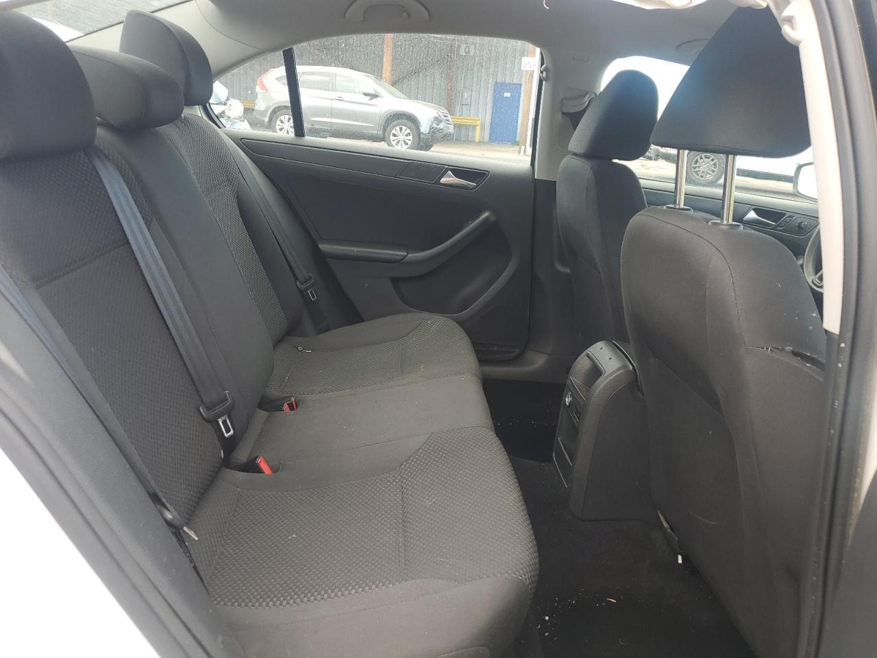 Volkswagen Jetta Base Image 2