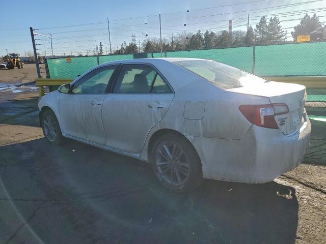 Toyota Camry Base Image 3