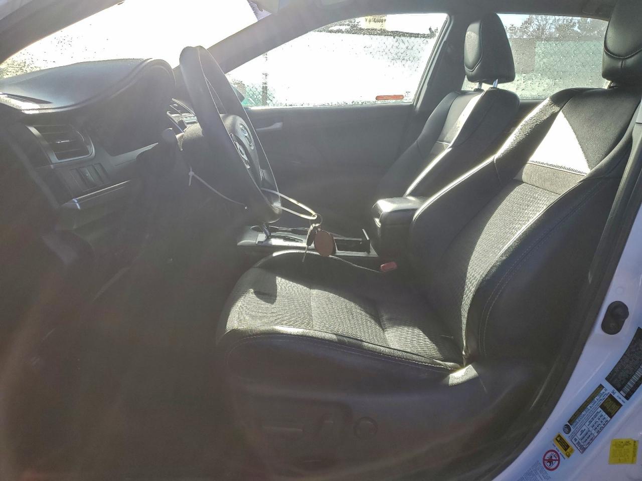 Toyota Camry Base Image 6