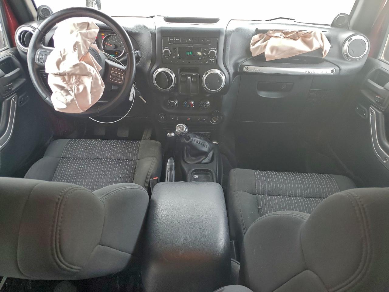 Jeep Wrangler Rubicon Image 6