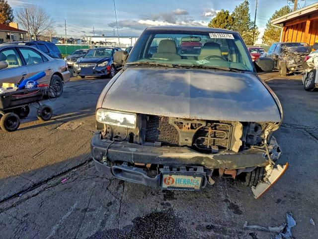 Chevrolet S-10 S10 Image 2