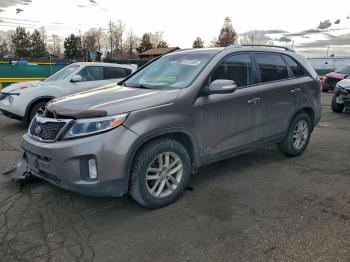  Salvage Kia Sorento