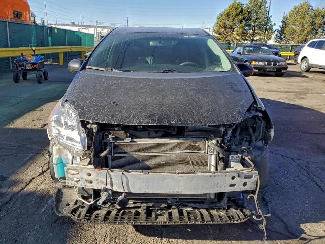 Toyota Prius Image 12