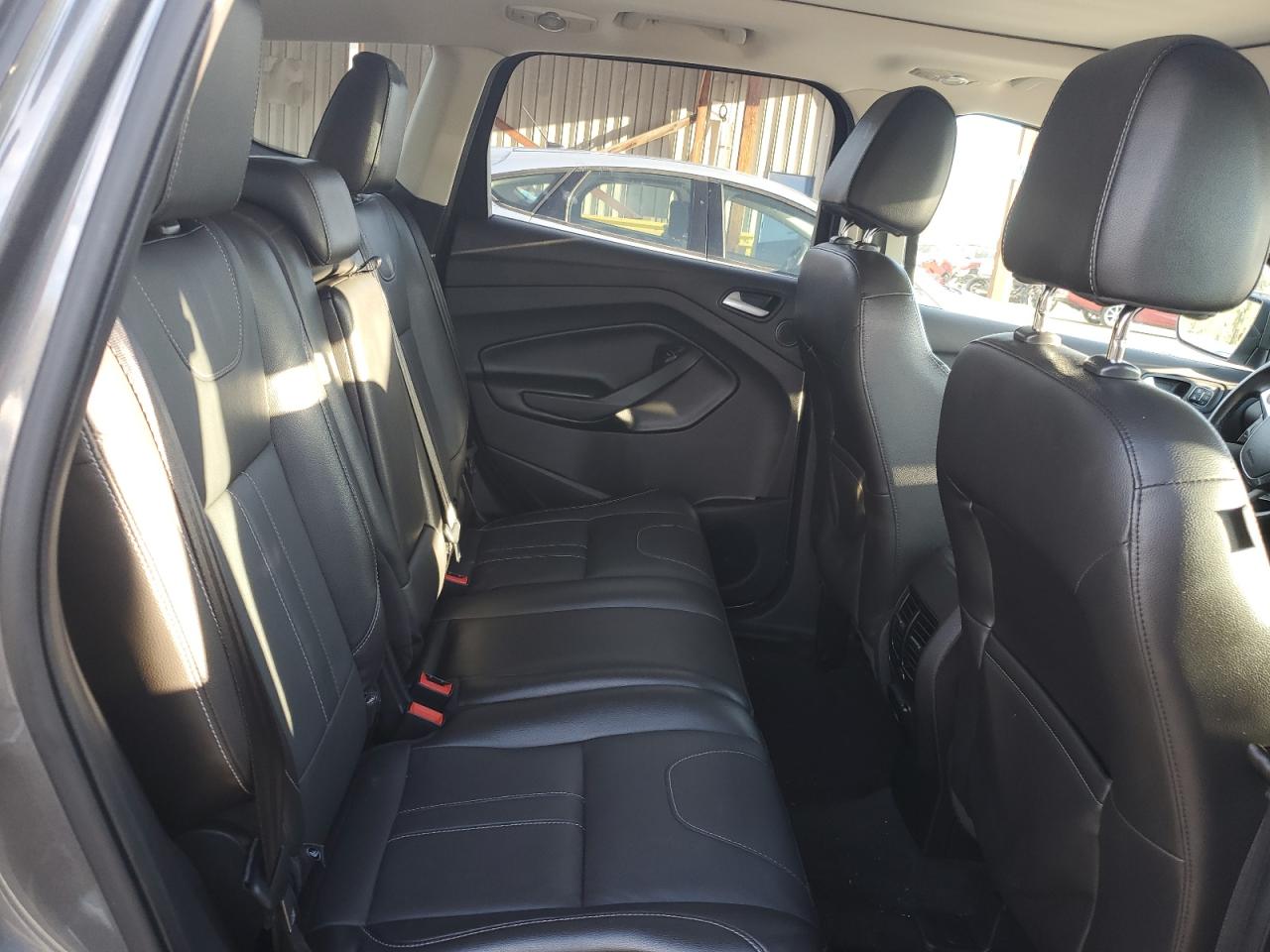 Ford Escape Titanium Image 4