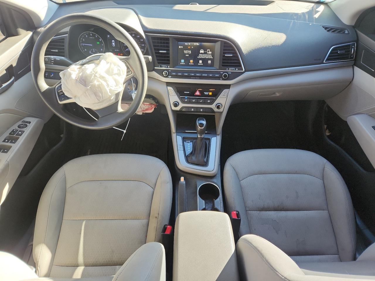 Hyundai ELANTRA Sel Image 2