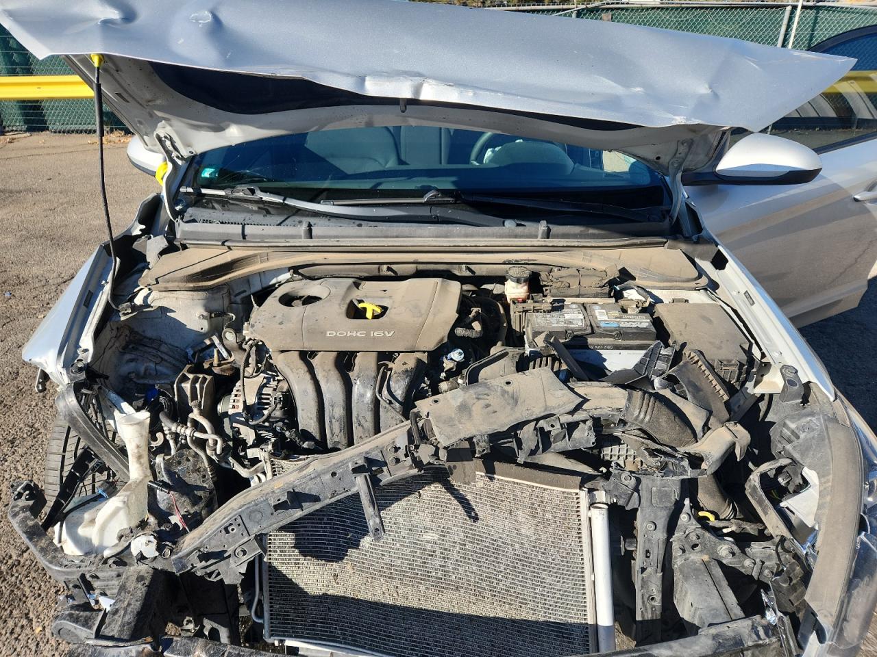 Hyundai ELANTRA Sel Image 8