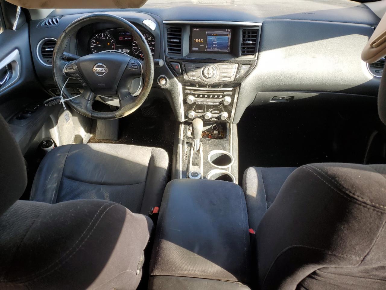 Nissan Pathfinder S Image 8