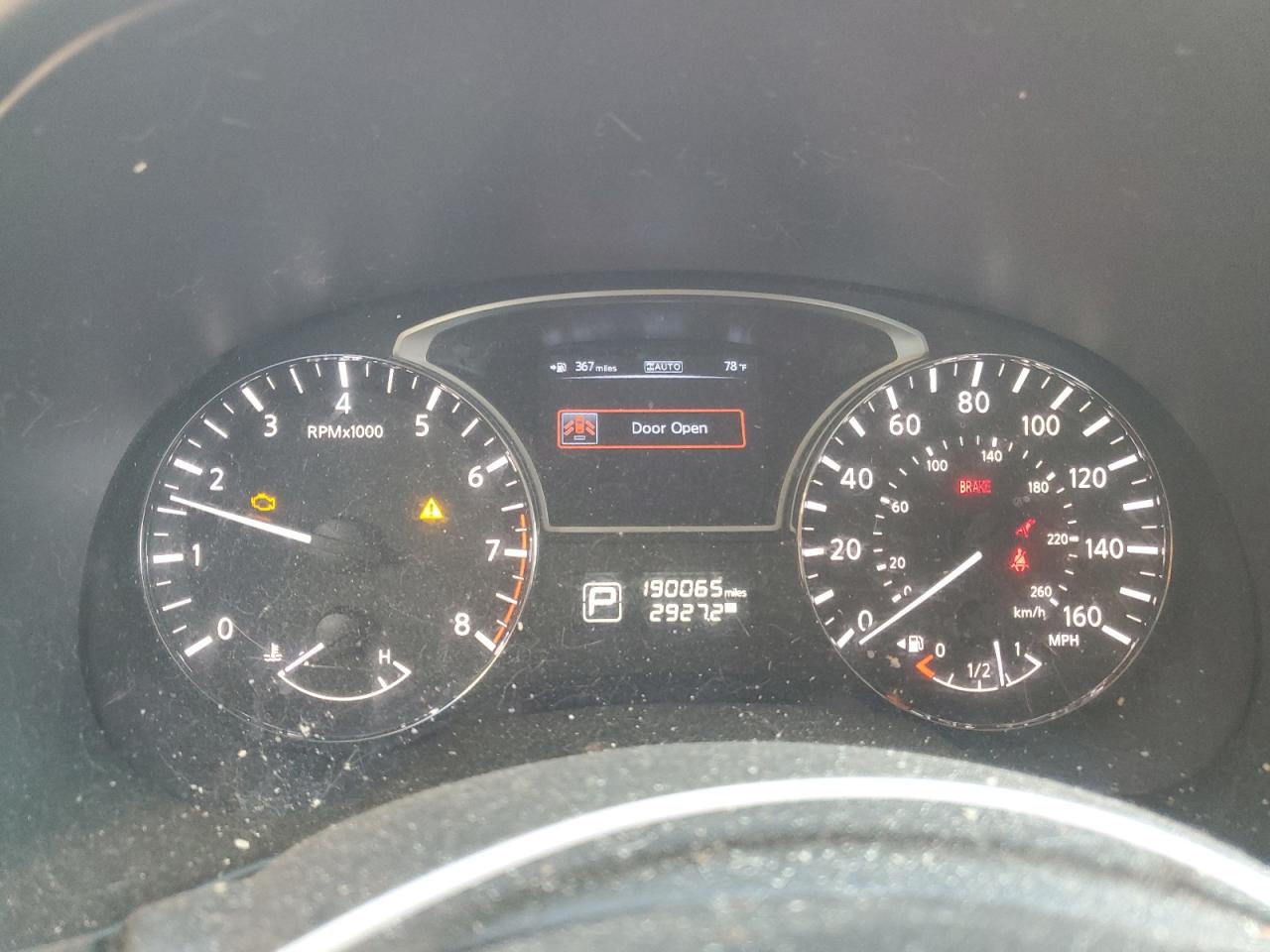 Nissan Pathfinder S Image 7