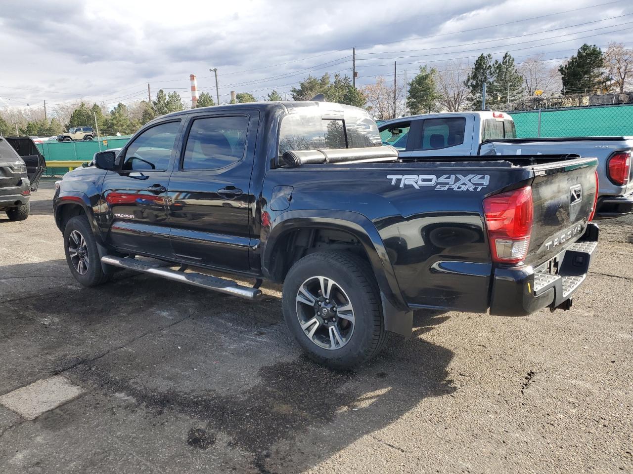 Toyota Tacoma Double Cab Image 12