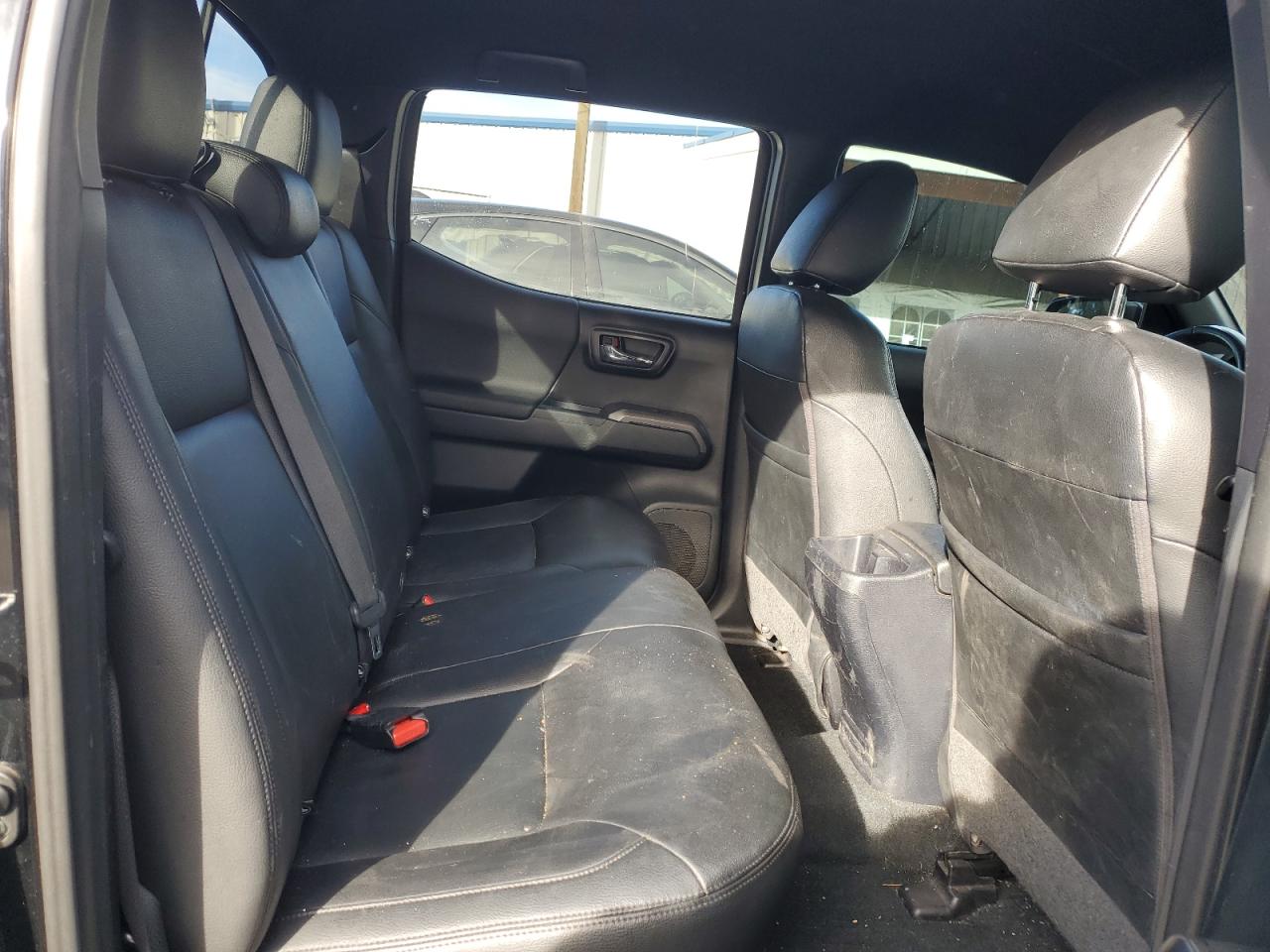 Toyota Tacoma Double Cab Image 4