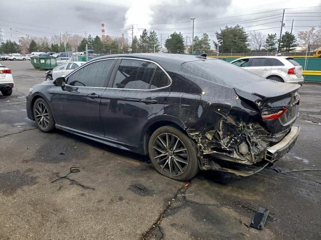 Toyota Camry Se Image 2