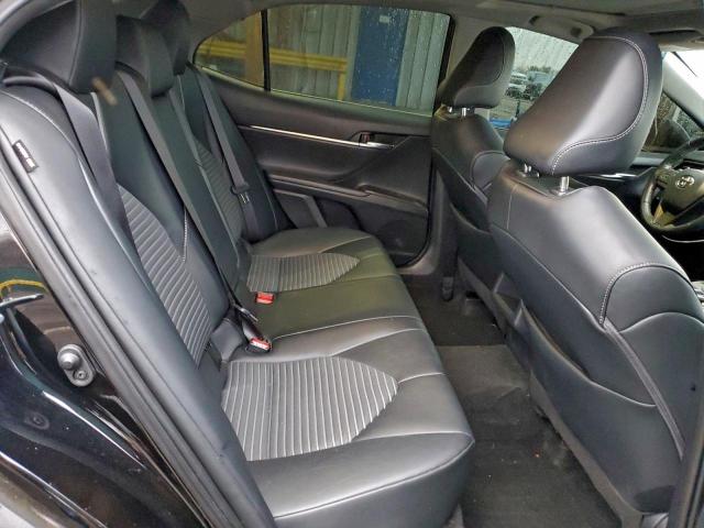 Toyota Camry Se Image 6