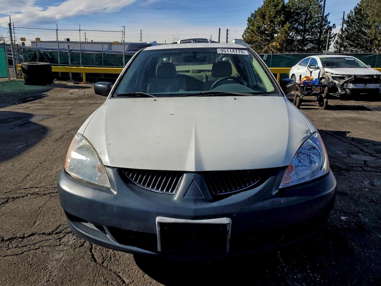 Mitsubishi Lancer Es Image 6