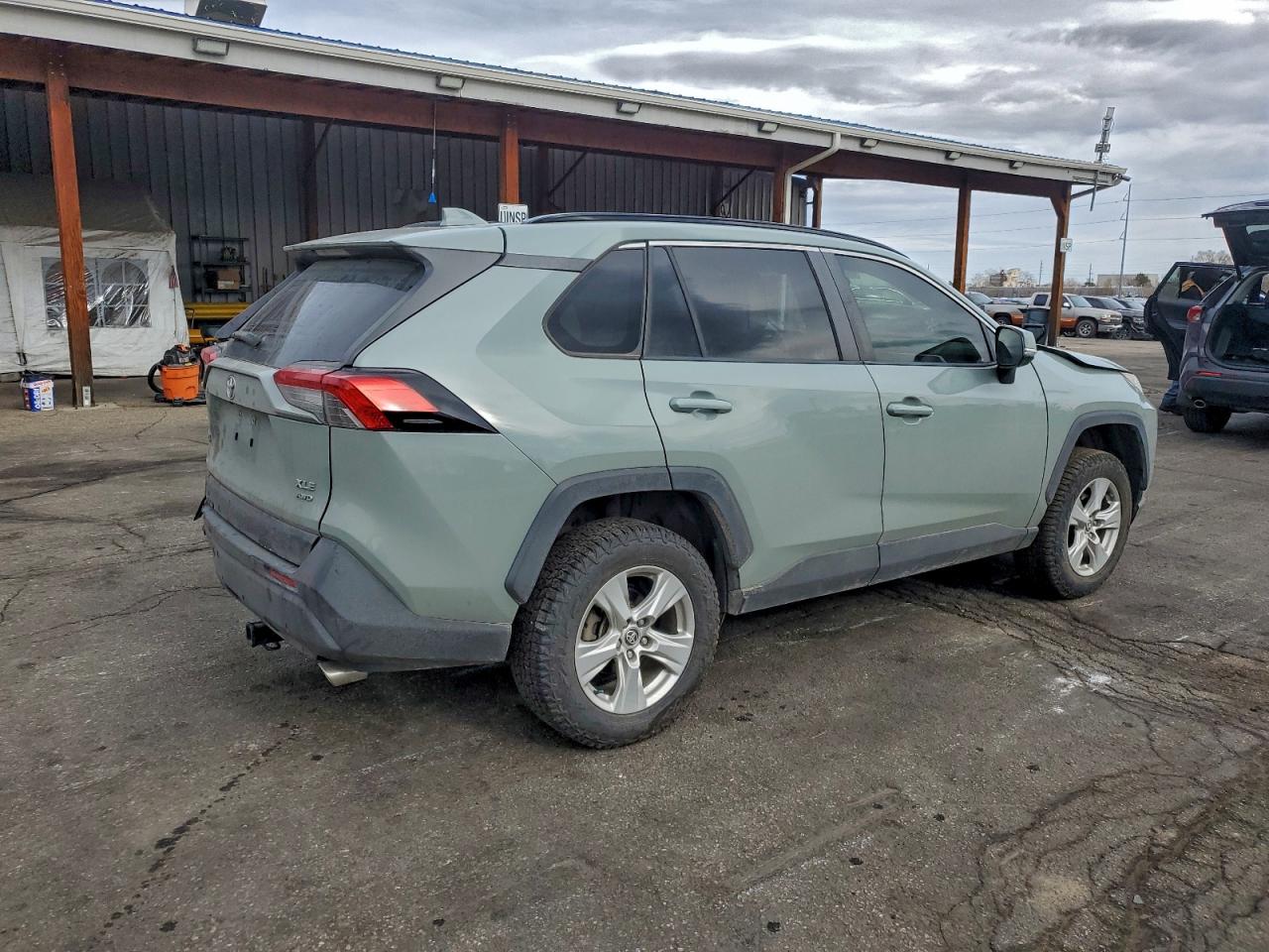 Toyota RAV4 Xle Image 2