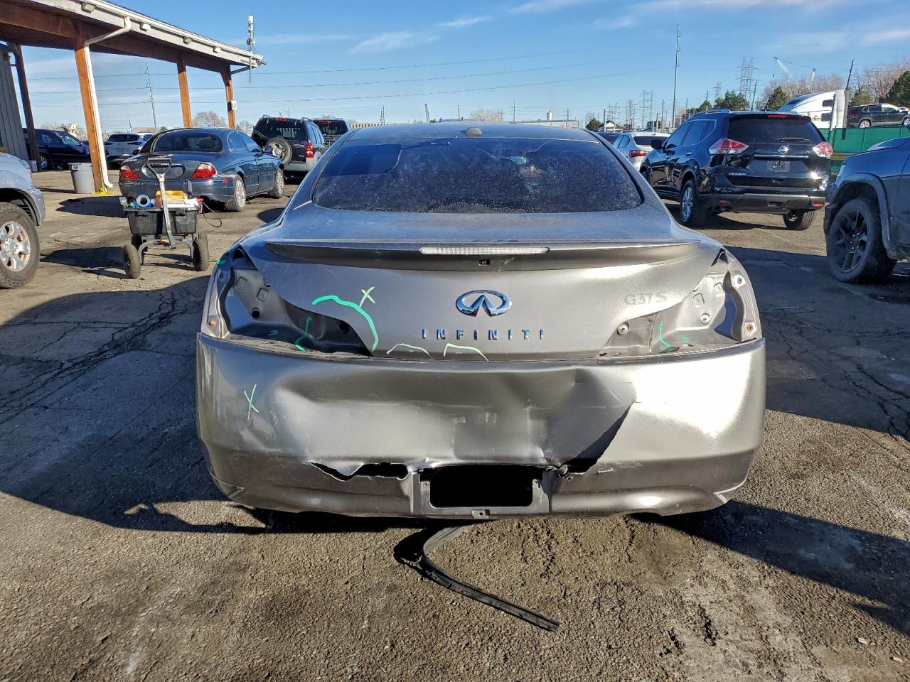 INFINITI G37 Base Image 9