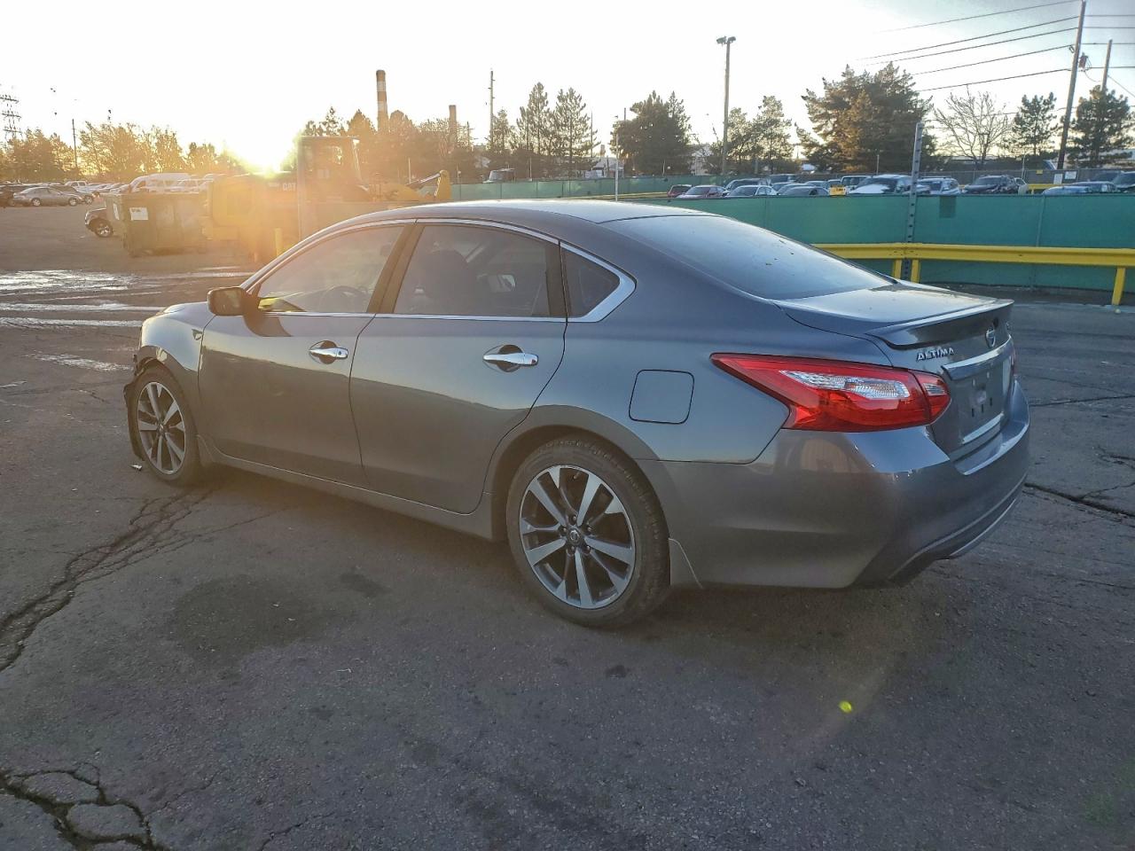 Nissan Altima 2.5 Image 2