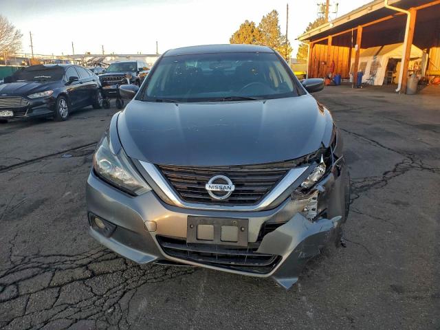 Nissan Altima 2.5 Image 4