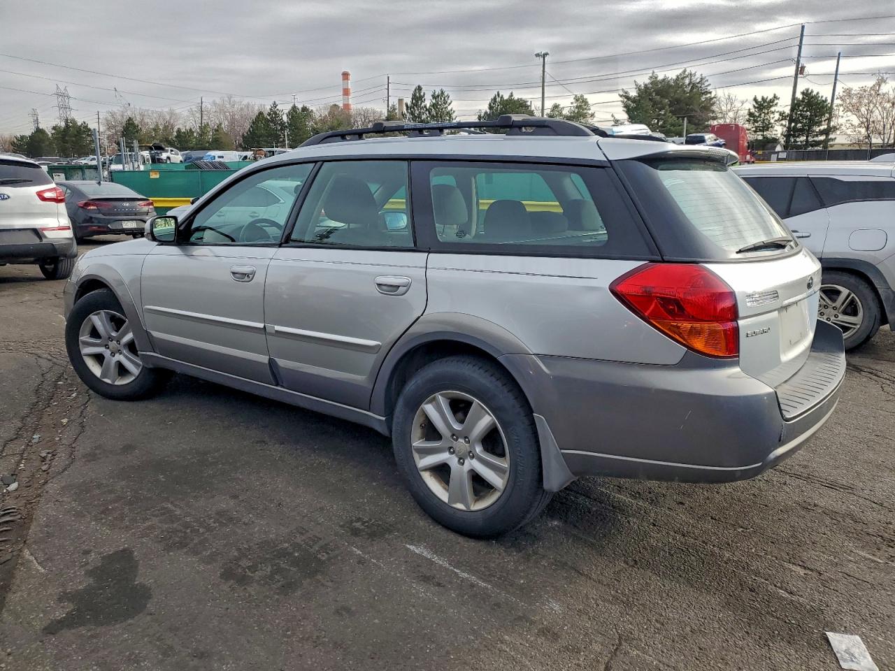 Subaru Legacy Outback 3.0r Image 3
