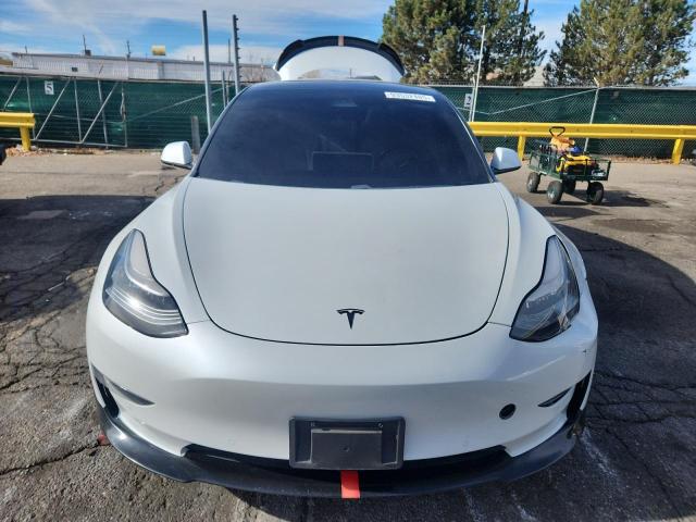 Tesla Model 3 Image 3