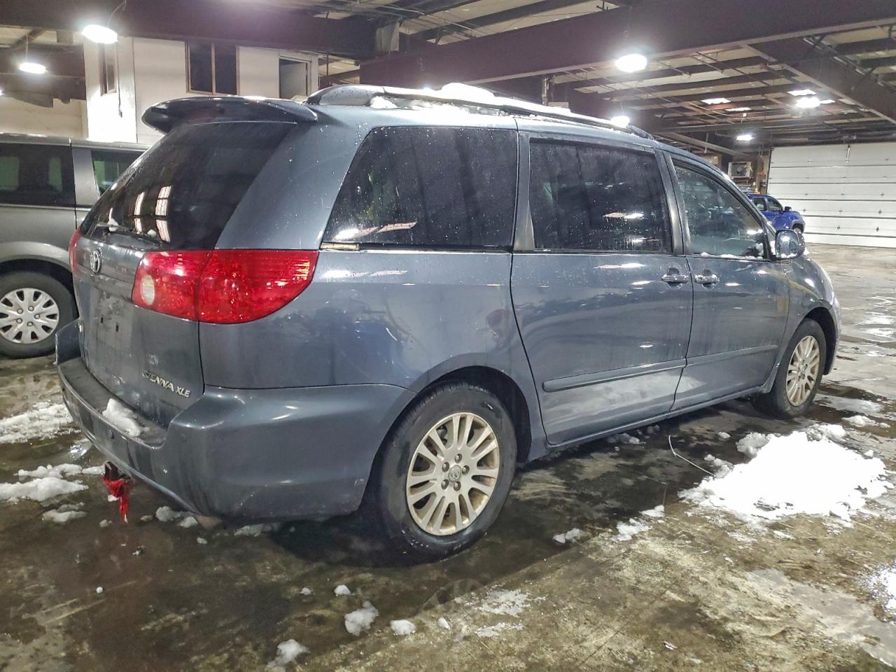 Toyota Sienna Xle Image 9