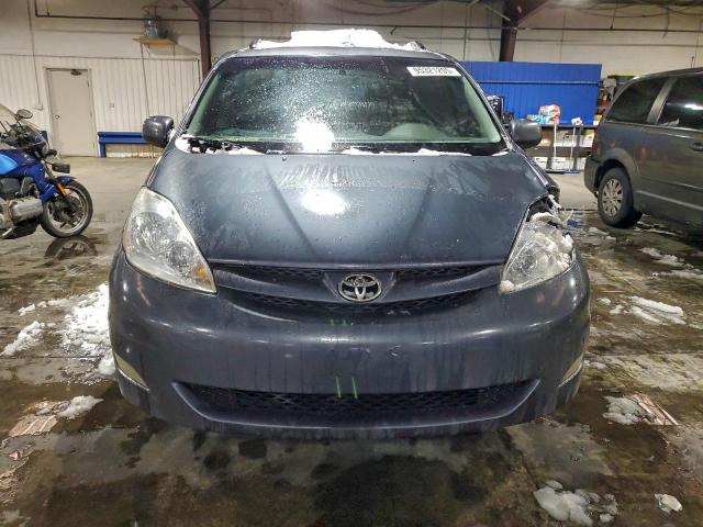 Toyota Sienna Xle Image 6