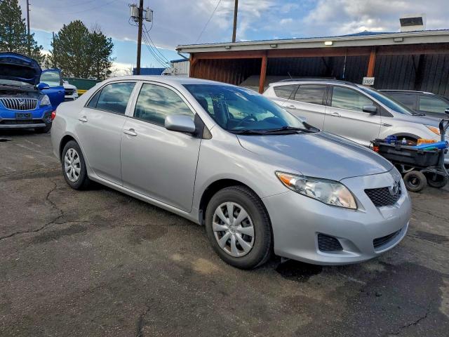 Toyota Corolla Base Image 10