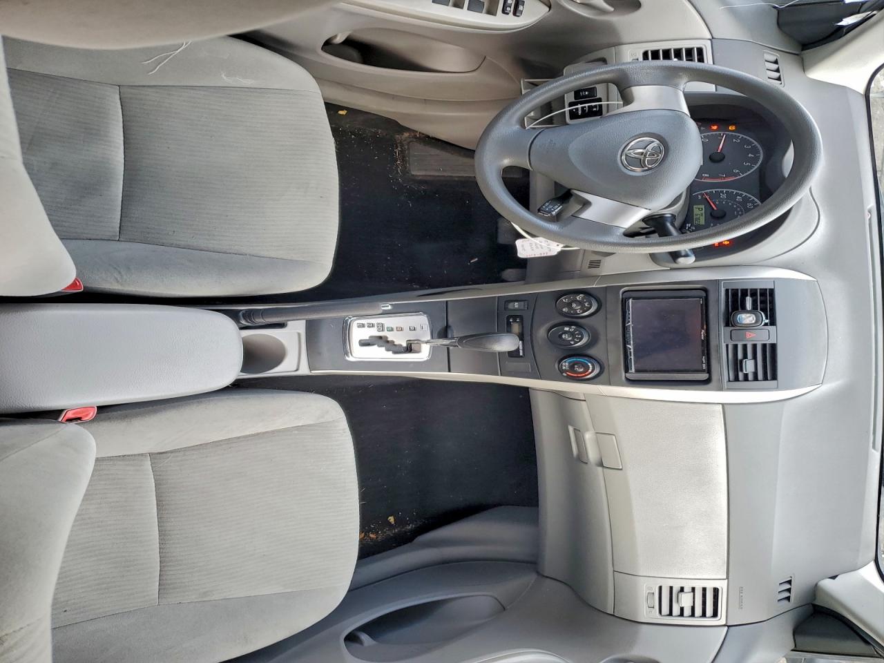 Toyota Corolla Base Image 5