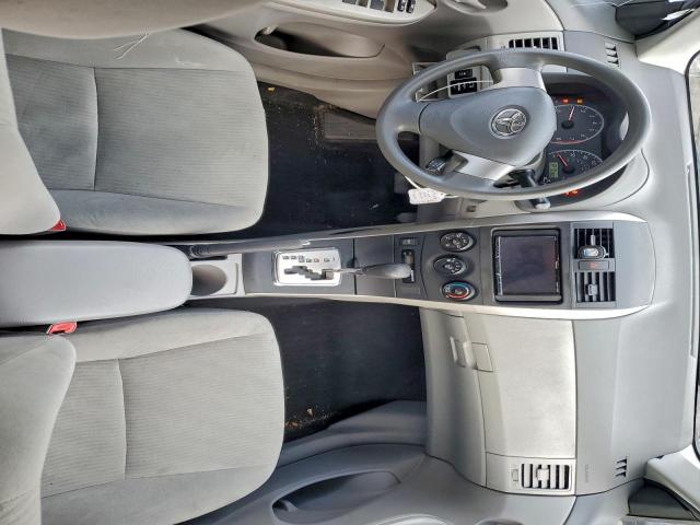 Toyota Corolla Base Image 5