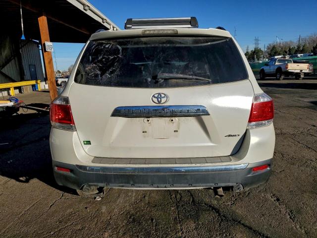 Toyota Highlander Base Image 3