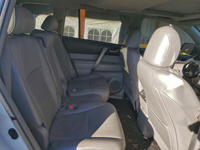 Toyota Highlander Base Image 4